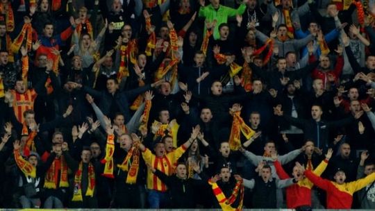 Korona znów wygrywa