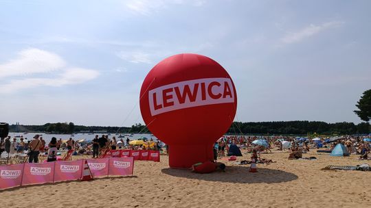 Lewica dowiozła… przedstawicieli klubu na spotkanie z wyborcami na Świętokrzyskiej Ibizie