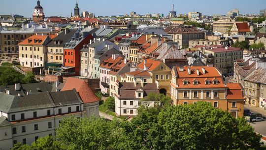 Licytacje komornicze w Lublinie – jak znaleźć prawdziwe okazje na rynku nieruchomości?