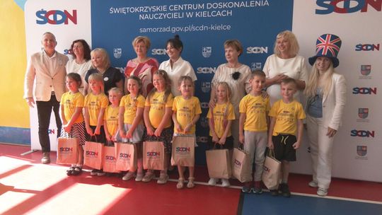 Maluchy z Przedszkola Publicznego nr 3 w Skarżysku - Kamiennej promują dwujęzyczność Maluchy z Przedszkola Publicznego nr 3 w Skarżysku - Kamiennej promują dwujęzyczność