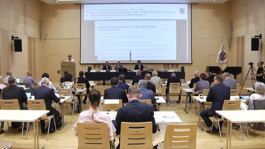 Marszałek Andrzej Bętkowski z wotum zaufania