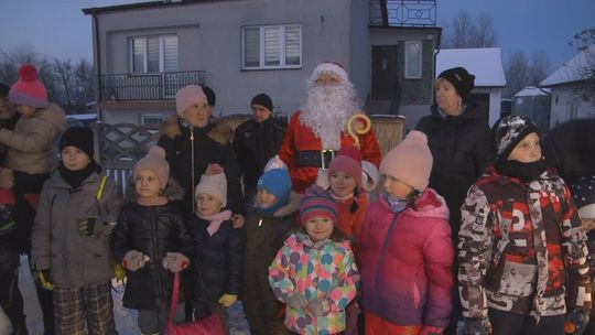 Mikołaj jeżdził quadem i rozdawał prezenty