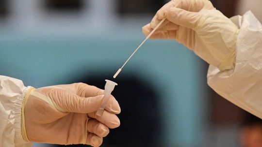 Ministerstwo Zdrowia: 382 nowe zakażenia koronawirusem, zmarły 84 osoby