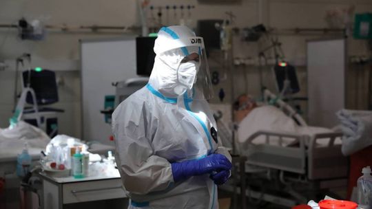 Ministerstwo Zdrowia: 4 255 nowych zakażeń koronawirusem, 343 osoby z COVID-19 zmarły