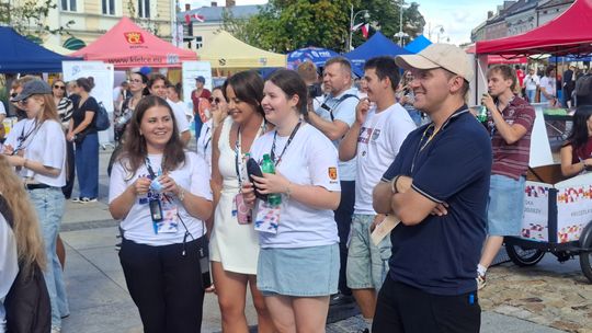 Młodzież opanowała kielecki rynek