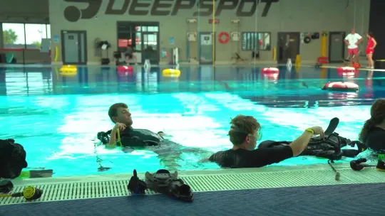 Młodzież szkoliła się w najgłębszym basenie w Europie