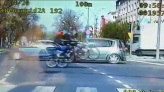 Mniejszy ruch na ulicach - liczne przypadki nieprzestrzegania przepisów drogowych