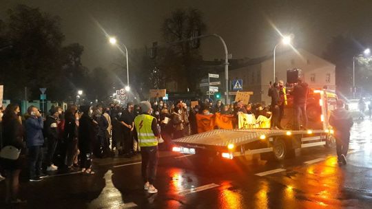 „Muszę się przejść BLOKADA KIELCE”. Kolejny Strajk Kobiet w stolicy województwa