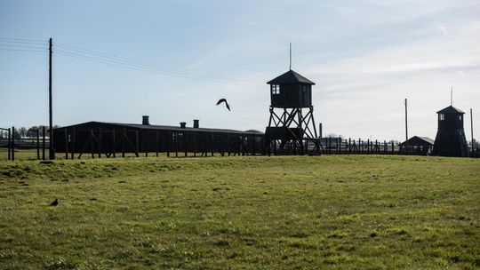 Muzeum zbiera pamiątki związane z funkcjonowaniem obozu koncentracyjnego na Majdanku