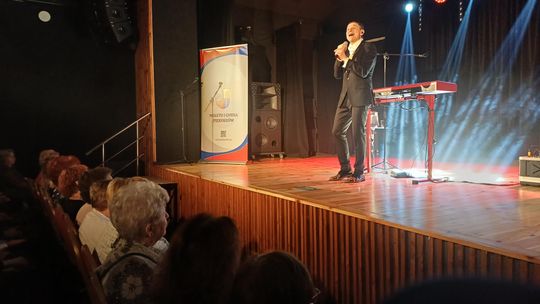 Muzyczne świętowanie dnia kobiet w Piekoszowie Muzyczne świętowanie dnia kobiet w Piekoszowie