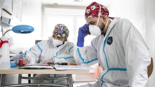 MZ: 12 762 nowe zakażenia koronawirusem, zmarły 694 osoby