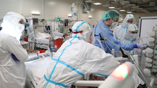 MZ: 5 709 nowych zakażeń koronawirusem, zmarło 460 osób