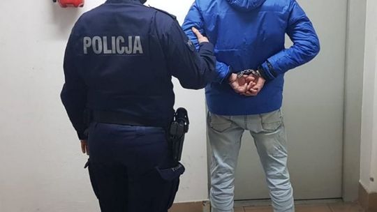 Na osiedlu Czarnów napadli na mężczyznę i zabrali mu zakupiony alkohol