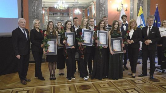 Najlepsi uczniowie i studenci nagrodzeni
