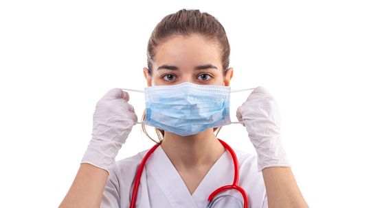 NFZ podał, gdzie się leczyć w czasie epidemii; w wykazie m.in. POZ z teleporadami i dentyści