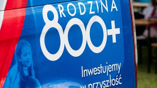 Nie ma żadnych planów zmian w programie 800 plus