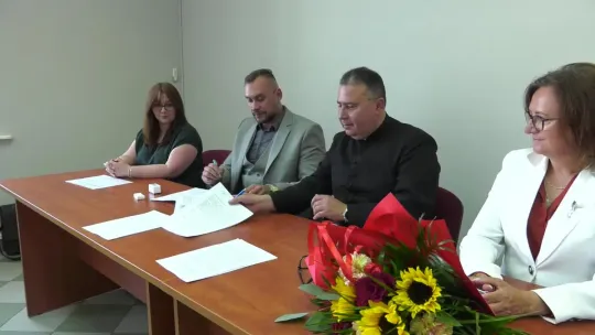 Nie tylko elewacja ale też i okna. Umowa została podpisana