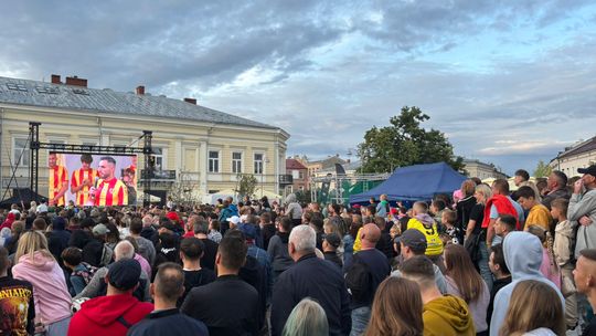 Nowi piłkarze, autokar i kadra: prezentacja Korony Kielce