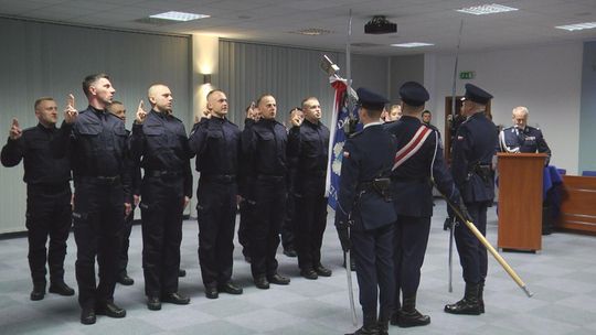 Nowi policjanci złożyli ślubowanie Nowi policjanci złożyli ślubowanie