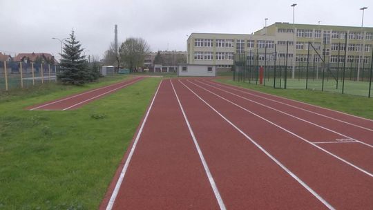 Nowoczesna baza sportowa przy SP 4 w Jędrzejowie czeka na uczniów