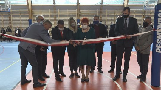 Nowy rok szkolny zainaugurowany. W prezencie uczniowie dwóch skarżyskich szkół dostali wspaniałą halę sportową