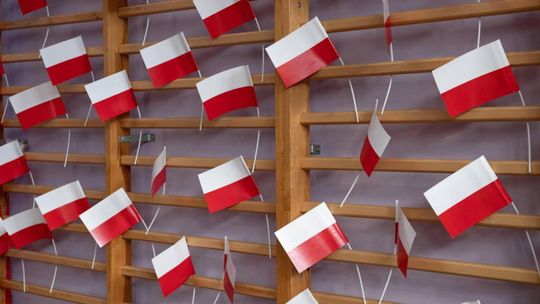 Obchody Narodowego Święta Niepodległości - wspólne śpiewanie hymnu, festiwal, koncerty