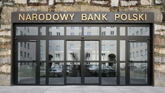 Obniżka stóp NBP z niewielkim wpływem na wysokość rat płaconych za samochody