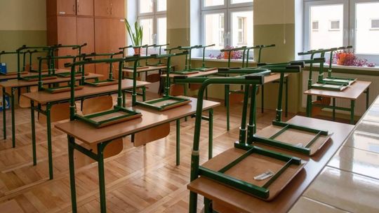 Od poniedziałku w 11 województwach nauka hybrydowa do uczniów klas I-III szkół podstawowych