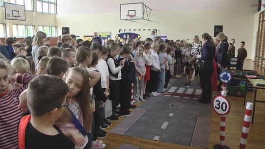 „Odblaskowa Szkoła” uczy i bawi