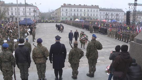 Oddali hołd poległym za wolność pod pomnikiem Marszałka Józefa Piłsudskiego