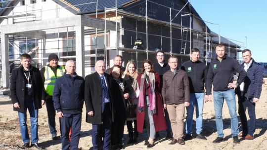 Odporność i konkurencyjność gospodarcza. Powrót rodziców na rynek pracy buduje odporność społeczną