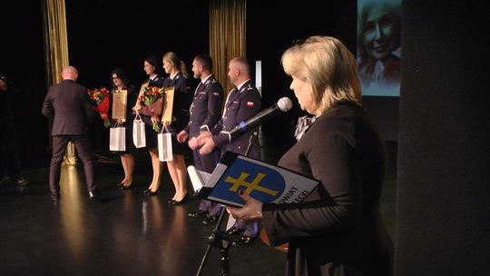Odwaga na co dzień: starostwo powiatowe w Kielcach wyróżniło kobiety za pasję i służbę
