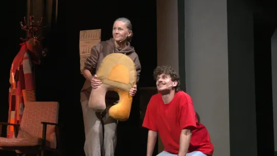 Opowieść o miłości, tęsknocie i potrzebie bliskości - spektakl "TATA" w Teatrze Lalki i Aktora „Kubuś”