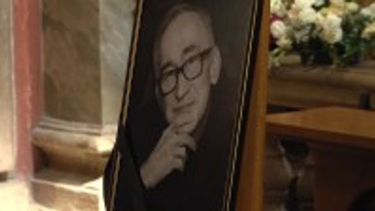 Ostatnie pożegnanie Bronisława Opałki. Zaśpiewali "Do gwiazd"