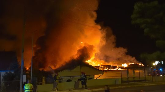 Pali się Lidl przy ulicy Piekoszowskiej w Kielcach