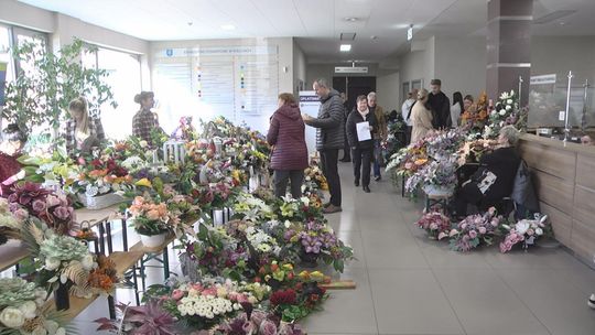 Pamięć i Rękodzieło – Kiermasz Stroików i Wiązanek w Starostwie Powiatowym w Kielcach