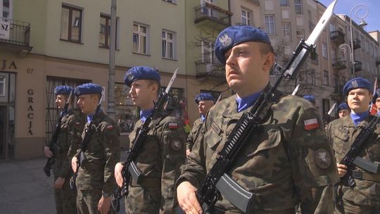 Pamięć o Katyniu pielęgnowana na kieleckich ulicach