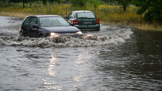 Państwowa Straż Pożarna: ok. 3,7 tys. zgłoszeń dotyczących skutków burz