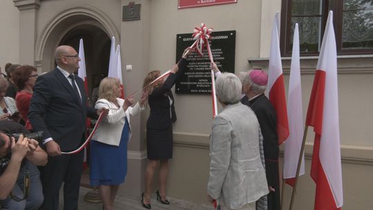 Pedagogiczna Biblioteka Publiczna w Kielcach nosi imię Gustawa-Herlinga Grudzińskiego