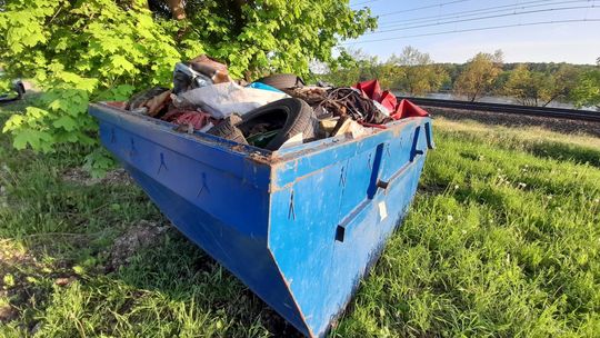 Pełny kontener śmieci. To efekt sobotniego sprzątania na Rejowie