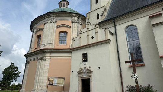 Piotrkowice - Sanktuarium, które od wieków przyciąga wiernych z całej Polski Piotrkowice - Sanktuarium, które od wieków przyciąga wiernych z całej Polski