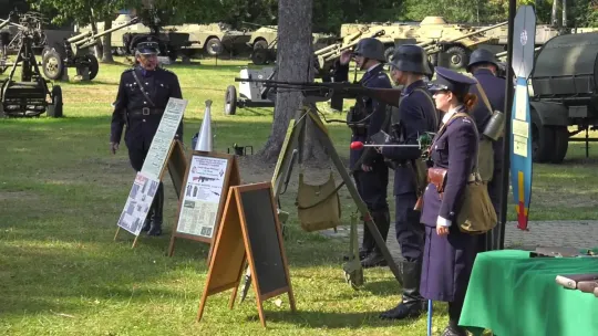 Plenerowa lekcja na muzealnym placu