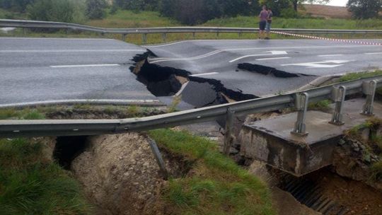 Po burzach około 500 interwencji strażaków