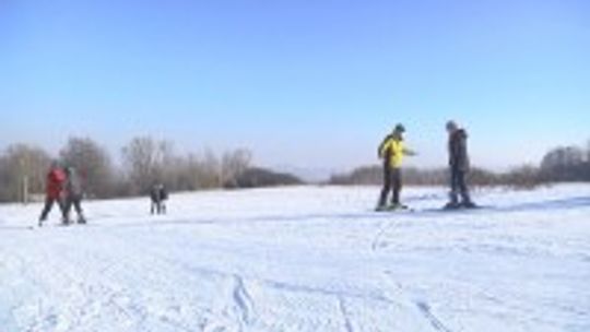 Policja apeluje o rozwagę podczas ferii. Startuje punkt kontroli autokarów przy stadionie