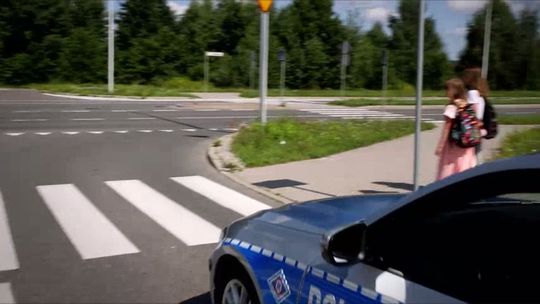 Policja o bezpiecznej drodze do szkoły 