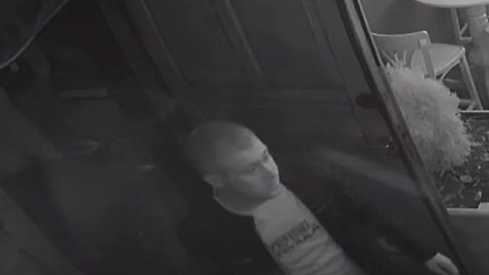 Policja poszukuje sprawcy pobicia 42- latka