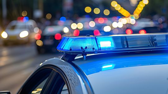 Policja szuka mężczyzny podejrzewanego o napaść na żonę