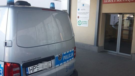 Policjanci asystowali w drodze do szpitala 