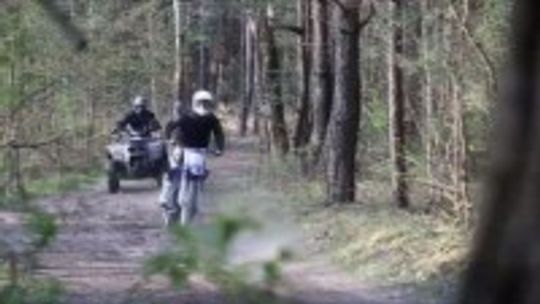 Policjanci i leśnicy apelują do motocrossowców i ruszają z kampanią  „Wyjeżdżamy z lasu”