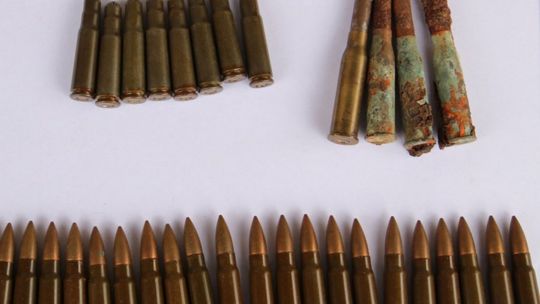 Policjanci zabezpieczyli amunicję należącą do 64- latka